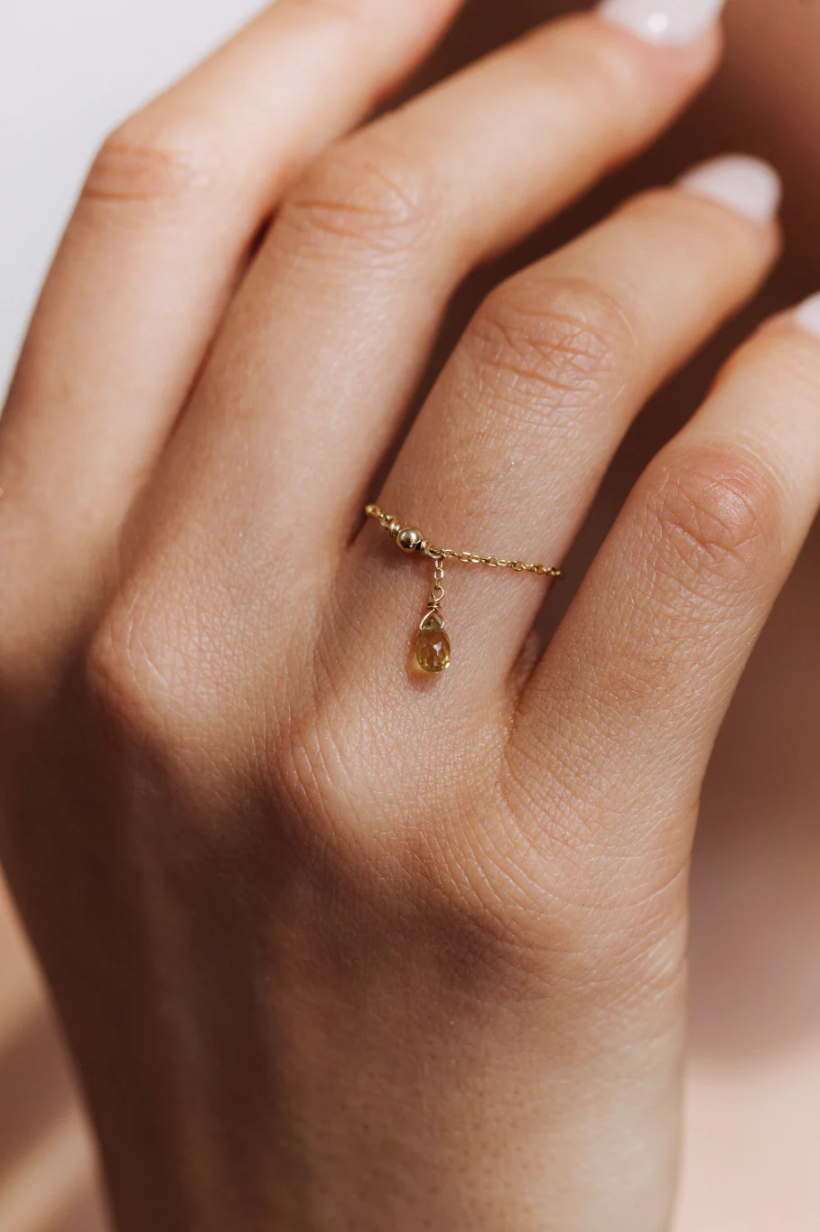 Bague chaînette pampille Mia - Or 750‰ Saphir jaune - Image 4